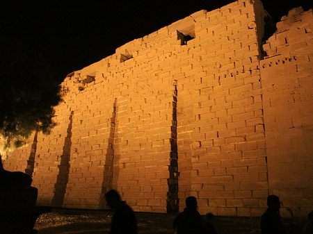 Karnak Tempel bei Nacht Foto 