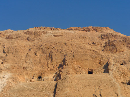 Fotos Eingang zum Tempel mit Berg