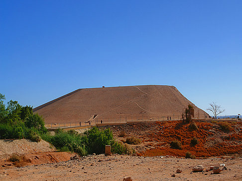  Ansicht Sehenswürdigkeit  Die Tempelanlagen von hinten offenbaren die Sandberge