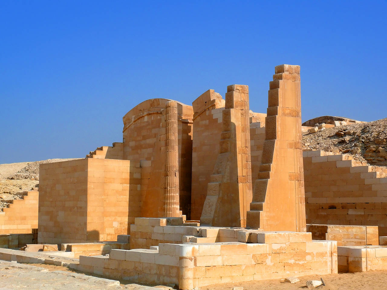 Pyramiden Sakkara Foto 